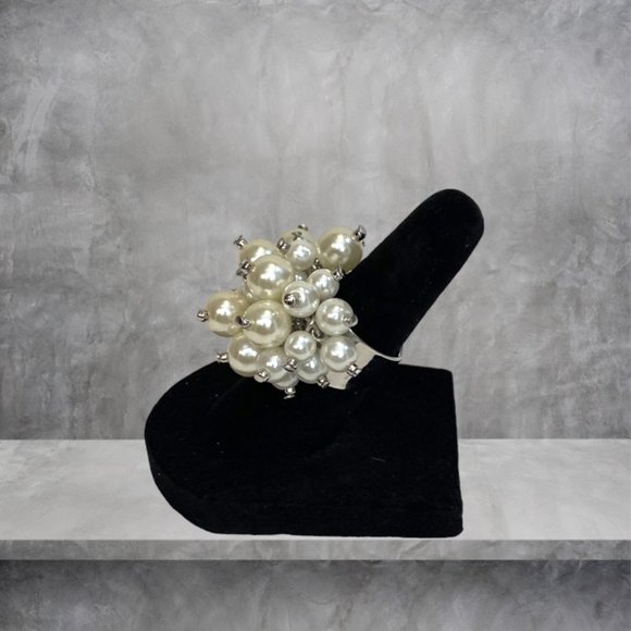 Ring "Cluster of Pearls" with Faux Pearls, Silver Toned Band - Picture 4 of 9